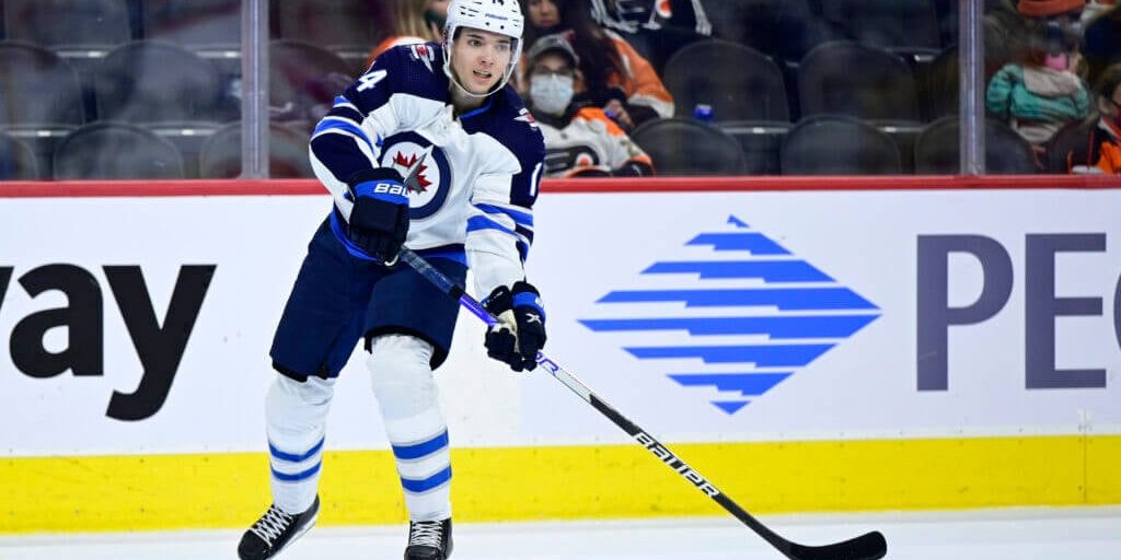 Jets prospect Ville Heinola expected to miss 2-3 months after fracturing left ankle