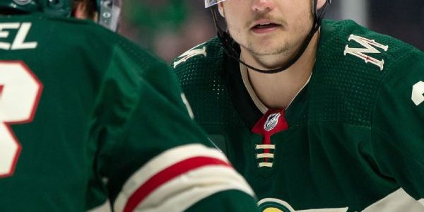 Wild re-sign Addison to 1-year, $825,000 contract