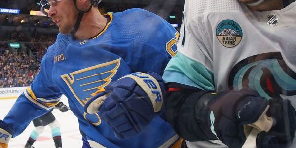 Blues' Buchnevich leaves in first period with injury