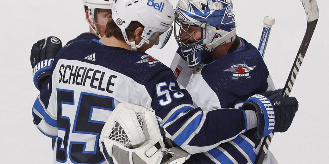Jets sign Scheifele, Hellebuyck to matching 7-year, $59.5M extensions