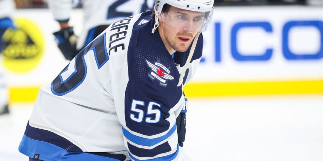 Scheifele 'open to staying' but hasn't had many contract talks with Jets